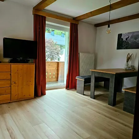 Haus Marinus Bed & Breakfast *